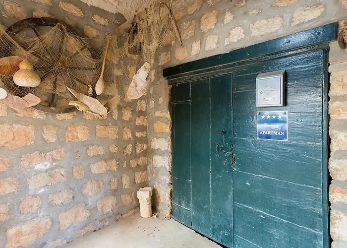 Appartement Elegante Ferienvilla Marini Dvori By Interhome *