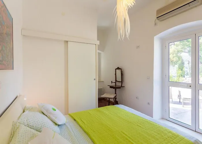 아파트 Elegante Ferienvilla Marini Dvori By Interhome